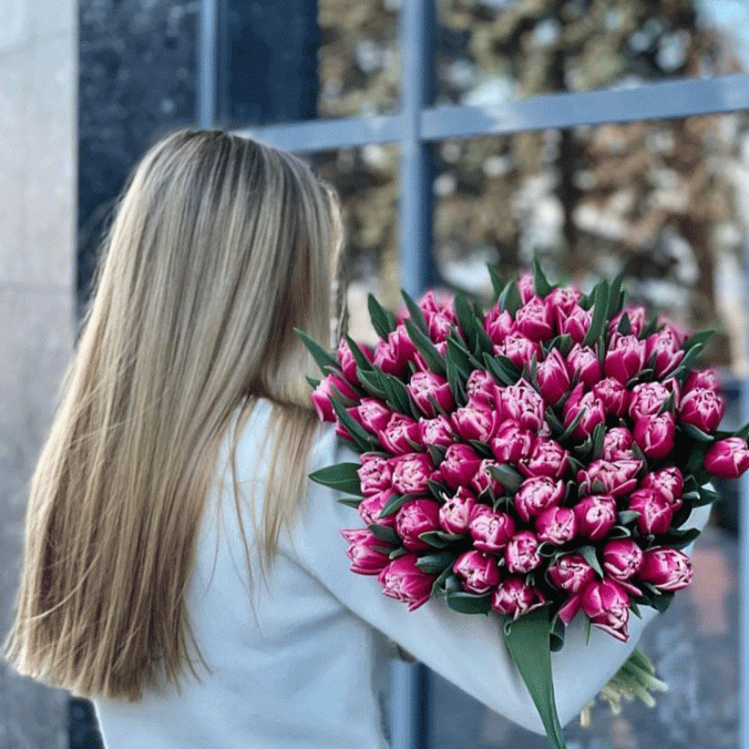 Bouquet of pink tulips